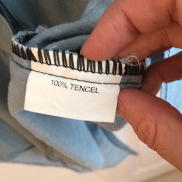 NWOT Light Blue Amaryllis Denim Button Down Shirt - Picture 5 of 6